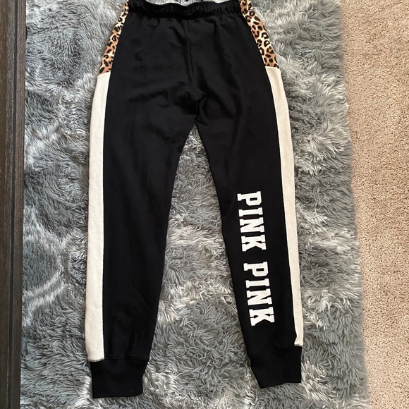 VS Pink Joggers - Picture 5 of 6